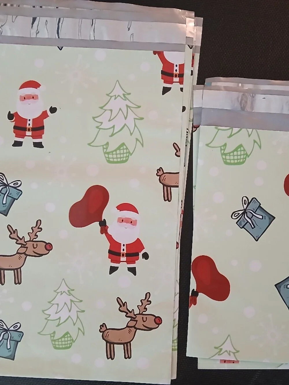 20 CHRISTMAS POLY MAILERS 6 X 9 & 10 X 13  SET OF 10 Each Santa, Raindeer, Trees